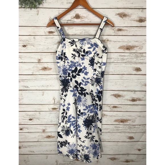 Dresses & Skirts - WHITE AND BLUE FLORAL DRESS SIZE 8